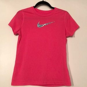 Like-New Girls Hot Pink Nike Top With Logo